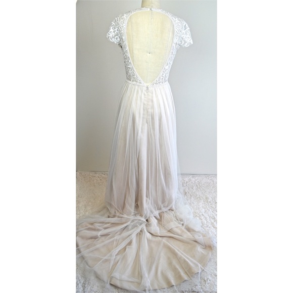 TI ADORA by ALLISON WEBB Ivory Lace Bridal Gown 14 - Picture 5 of 8
